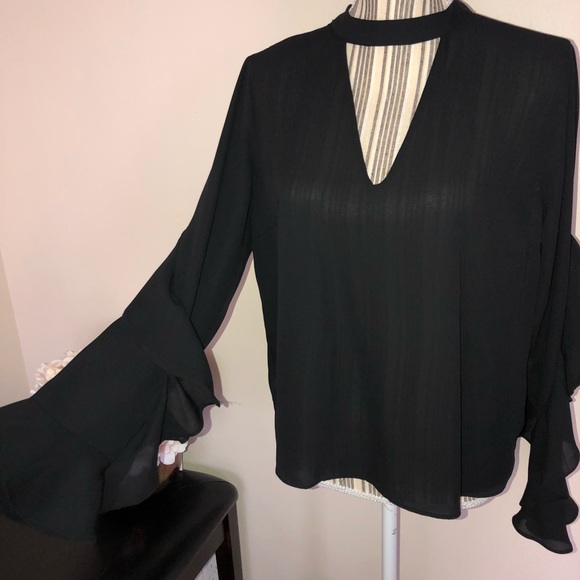 Keyhole Ruffle Blouse - Picture 3 of 4